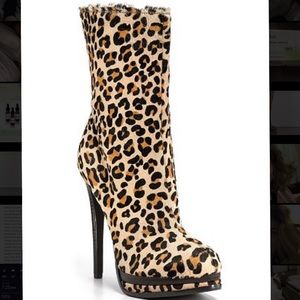 BEAUTIFUL!!  Kelsi Dagger 9.5 heel boots Carlotta
